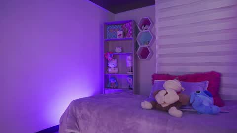 Snapshot of alexa_grey_1 chatting on March 12, 12:36 pm alexa online show from March 12, 12:36 pm