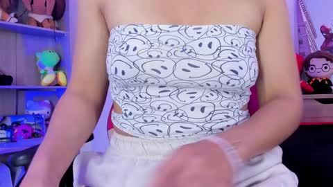 Snapshot of alexa_grey_1 chatting on March 7, 12:23 pm alexa online show from March 7, 12:23 pm