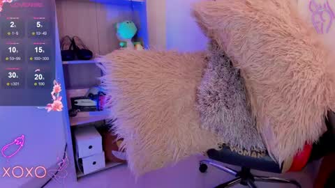 Snapshot of alexa_grey_1 chatting on March 10, 1:10 pm alexa online show from March 10, 1:10 pm