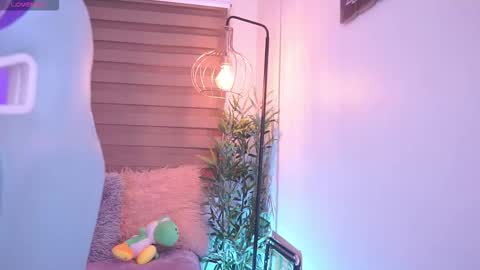 Snapshot of alexa_grey_1 chatting on September 10, 12:39 pm alexa online show from September 10, 12:39 pm
