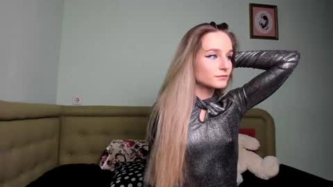 Snapshot of alexasweetblonde chatting on January 4, 8:16 pm Alexa online show from January 4, 8:16 pm