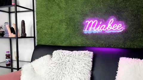 Snapshot of alexisbanx chatting on December 7, 3:47 pm alexisbanx online show from December 7, 3:47 pm