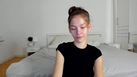Snapshot of alexisyourdream chatting on September 9, 3:56 pm Alex online show from September 9, 3:56 pm
