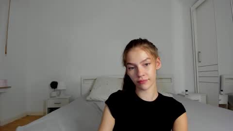 Snapshot of alexisyourdream chatting on September 10, 4:19 pm Alex online show from September 10, 4:19 pm