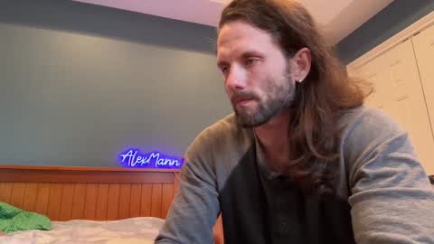 Alex Mann online show from December 1, 4:32 pm