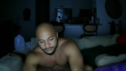 Snapshot of alextbigd chatting on September 14, 5:10 am alextbigd online show from September 14, 5:10 am