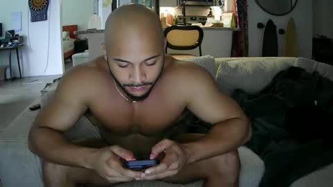 Snapshot of alextbigd chatting on September 10, 2:07 pm alextbigd online show from September 10, 2:07 pm