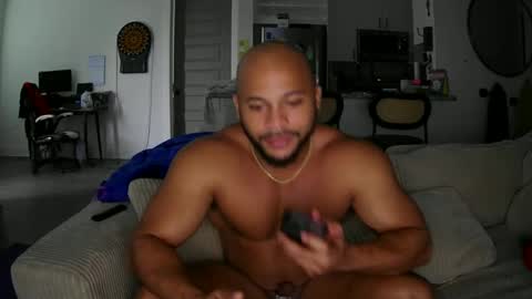 Snapshot of alextbigd chatting on September 12, 12:51 pm alextbigd online show from September 12, 12:51 pm