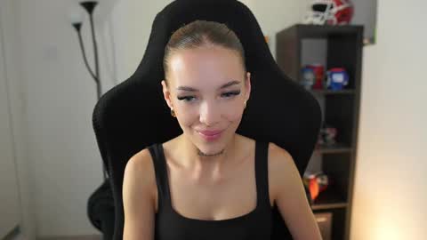 Alexi online show from September 22, 1:04 pm