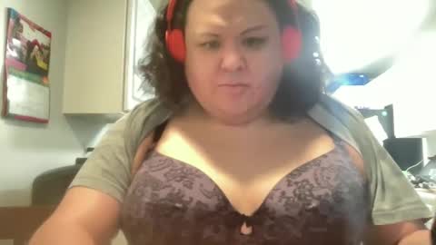 Snapshot of alexxxis2011x3 chatting on February 25, 5:40 pm alexxxis2011x3 online show from February 25, 5:40 pm