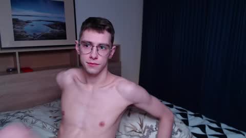 Snapshot of alfie_evanss chatting on February 16, 12:19 am Alfie online show from February 16, 12:19 am