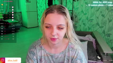 alice_halle online show from January 4, 6:09 pm