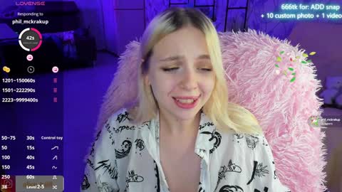 alice_halle online show from December 7, 6:10 pm