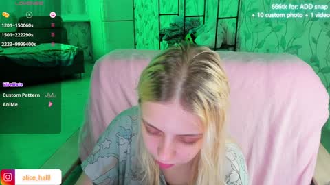 alice_halle online show from December 10, 3:44 pm