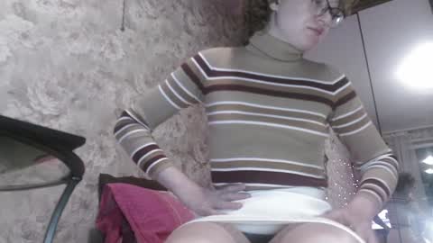 Snapshot of alice_peach chatting on February 2, 2:24 pm bigclit daddy squirt bigdildo fit online show from February 2, 2:24 pm