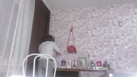Snapshot of alice_peach chatting on January 29, 12:33 am bigclit daddy squirt bigdildo fit online show from January 29, 12:33 am