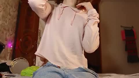 Snapshot of alice_peach chatting on March 11, 3:45 pm bigclit daddy squirt bigdildo fit online show from March 11, 3:45 pm