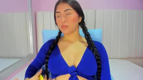 alicefox_18 online show from September 18, 2:15 am