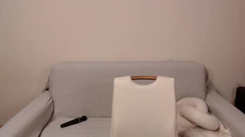 Snapshot of alicekollt chatting on December 28, 12:36 am alicekollt online show from December 28, 12:36 am