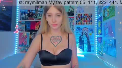 Snapshot of alicemilman chatting on December 27, 11:39 am Alice online show from December 27, 11:39 am