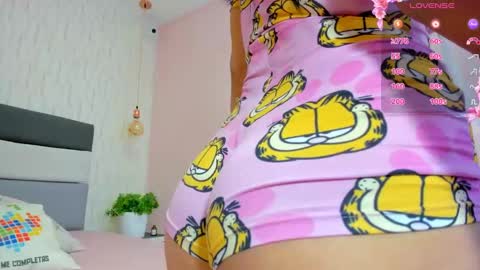 Snapshot of alicestark2 chatting on March 6, 2:08 pm online show from March 6, 2:08 pm