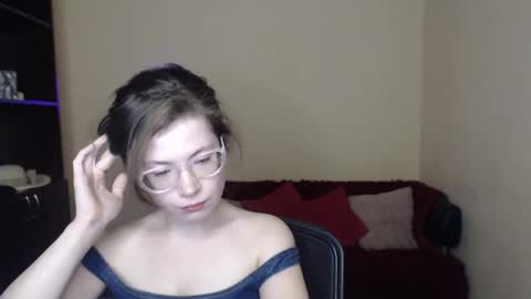 Alicia online show from February 8, 3:53 pm