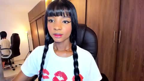 Snapshot of alika_houston chatting on March 5, 4:24 am IG Alik nasso online show from March 5, 4:24 am
