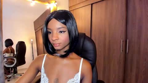Snapshot of alika_houston chatting on February 6, 8:39 am IG Alik nasso online show from February 6, 8:39 am