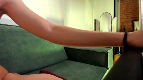 Snapshot of alika_shy chatting on February 13, 6:59 pm alika shy online show from February 13, 6:59 pm