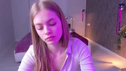 alisa_glamur online show from March 8, 4:28 pm