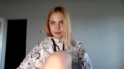 Snapshot of alismoona chatting on September 13, 1:57 pm Alisa online show from September 13, 1:57 pm