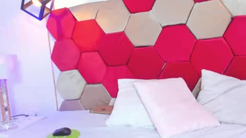 Snapshot of alliison_fox chatting on February 10, 1:01 pm Allison online show from February 10, 1:01 pm