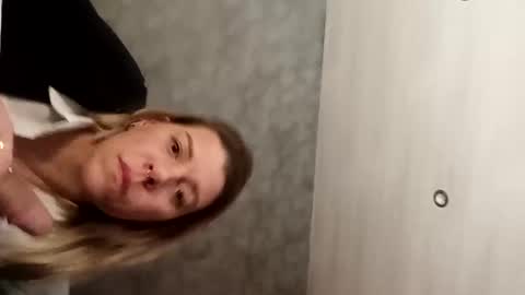 alliste260584 online show from February 18, 1:21 am