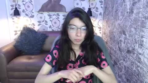 Snapshot of alllyson_ chatting on September 9, 7:58 pm alison online show from September 9, 7:58 pm