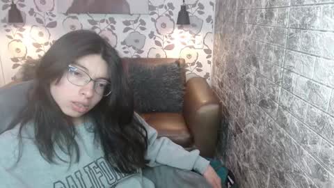 Snapshot of alllyson_ chatting on September 13, 8:11 pm alison online show from September 13, 8:11 pm