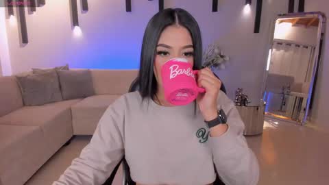 Snapshot of alyssadean_ chatting on February 27, 12:01 pm Aly online show from February 27, 12:01 pm