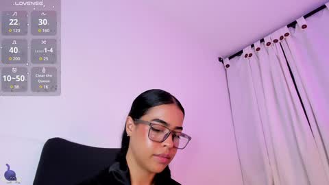 Amalia    real MIA  online show from January 27, 1:05 am