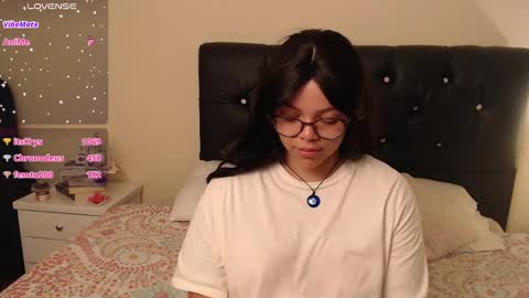 Snapshot of amand1_sweet chatting on February 1, 6:51 pm online show from February 1, 6:51 pm