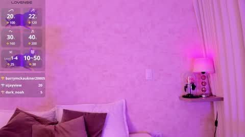 Snapshot of amanda_26 chatting on January 29, 4:47 am Luisa online show from January 29, 4:47 am