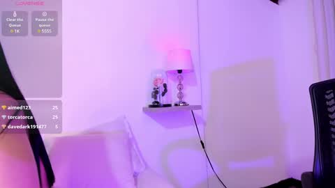 Snapshot of amanda_26 chatting on February 28, 8:09 am Luisa online show from February 28, 8:09 am