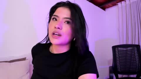 Snapshot of amanda_26 chatting on March 3, 2:04 am Luisa online show from March 3, 2:04 am