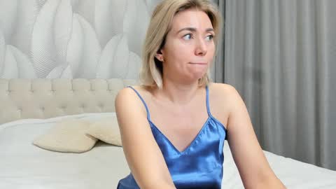 Amanda   insta amanda    grey online show from January 24, 2:08 pm