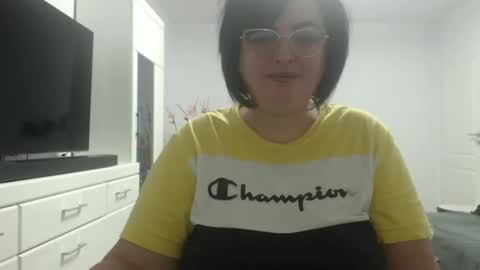 Snapshot of amandamuller1982 chatting on February 5, 10:11 pm Anda online show from February 5, 10:11 pm