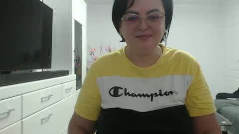 Snapshot of amandamuller1982 chatting on December 9, 6:34 am Anda online show from December 9, 6:34 am