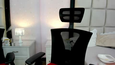 Amara Grant online show from January 14, 1:26 am