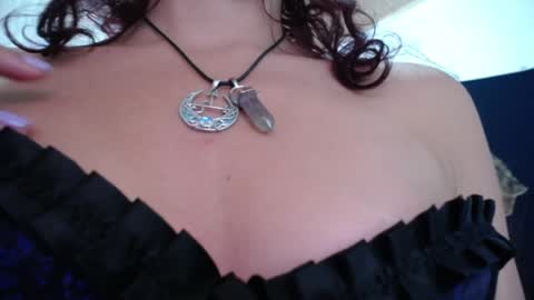 Snapshot of amatista_riveera chatting on February 2, 12:51 am Amatista Next stream 9 DEC 1 PM COLOMBIAN TIME miss u and love u online show from February 2, 12:51 am