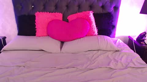 Snapshot of ambar_jonesx chatting on February 25, 9:20 am Ambar Jones online show from February 25, 9:20 am