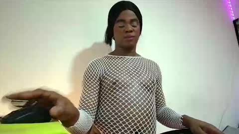 ambargil__ online show from January 17, 6:33 pm