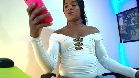 ambargil__ online show from January 8, 3:50 pm
