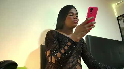 ambargil__ online show from January 18, 7:04 pm